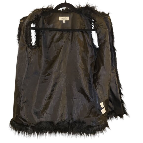 CHARLOTTE RUSSE | Black Faux Fur Cozy Vest - Picture 3 of 9